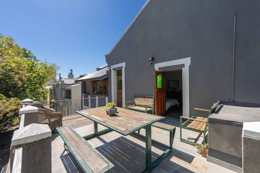 7 Bedroom Property for Sale in Oranjezicht Western Cape